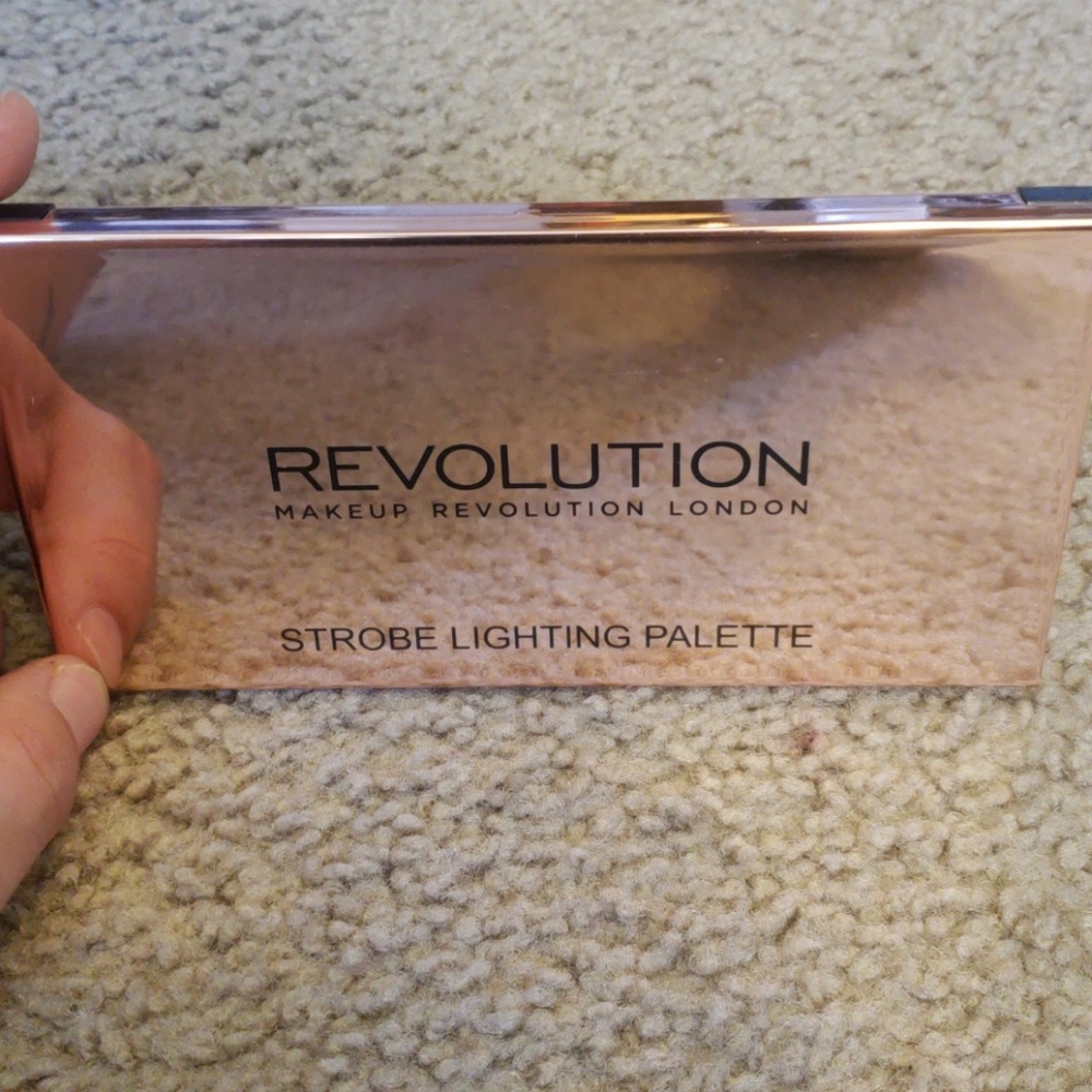 Makeup revolution strobe palette
